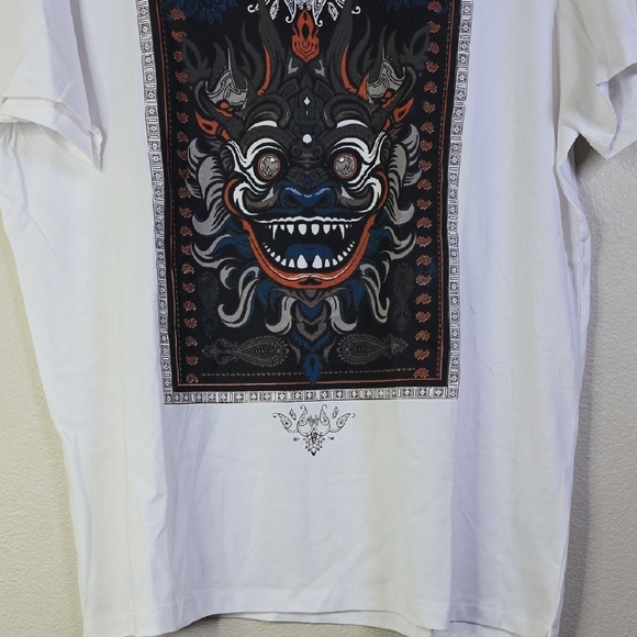 Medicine White Graphic T-Shirt Size large NwT. - Picture 4 of 6
